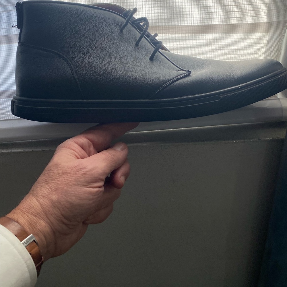 Men's Black Leather Shoes chukka boot
ALL LEATHER !